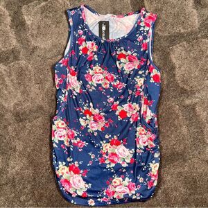 Nursing top 🐣 breast-feeding top 🐣 super comfy 🐣 NWT 🐣 small